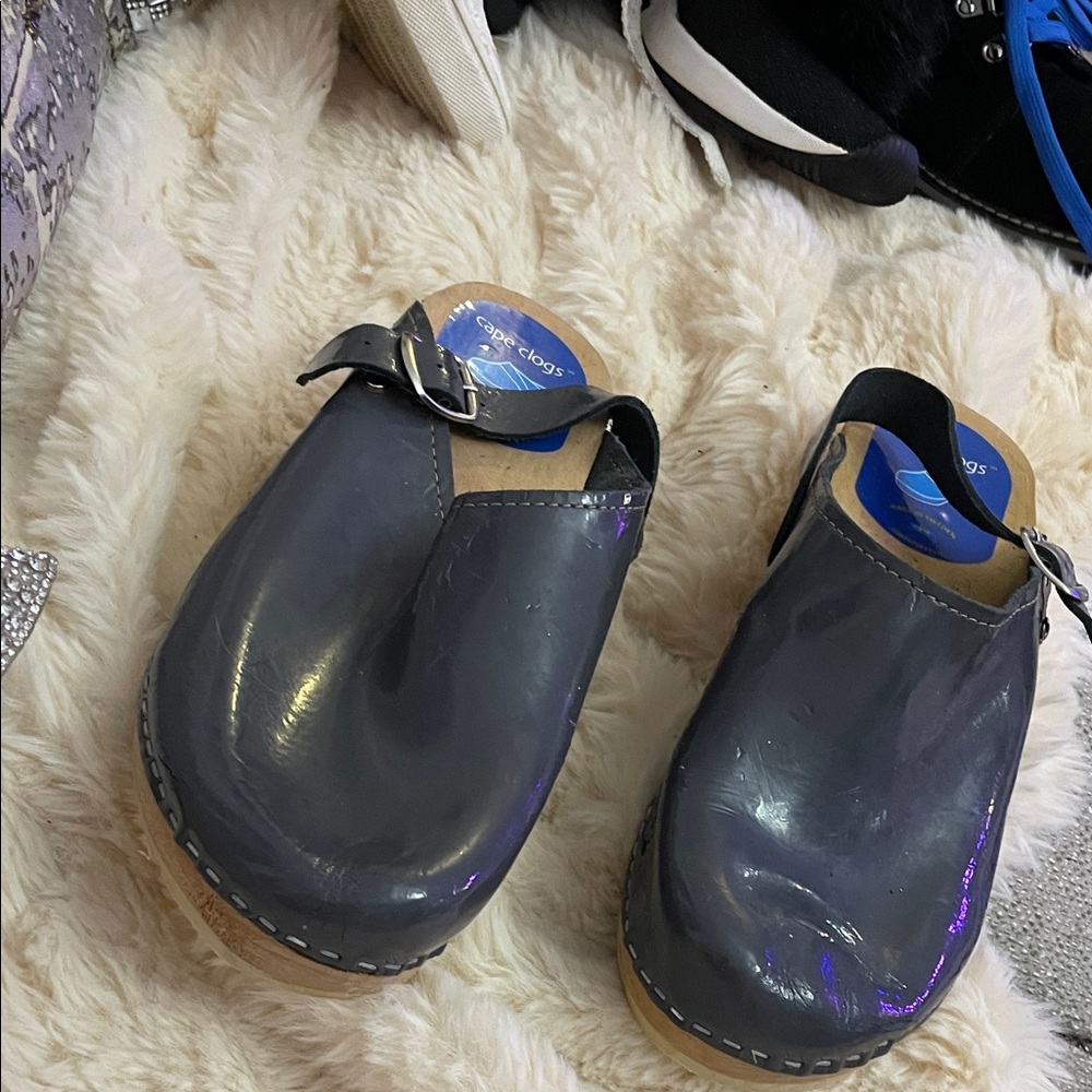 Women’s Gray Clogs